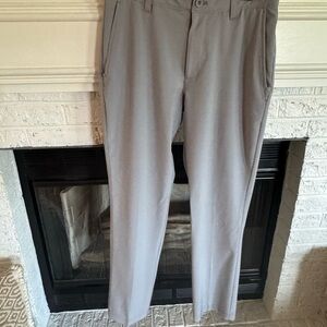 Izod Men's Light Gray Chinos
